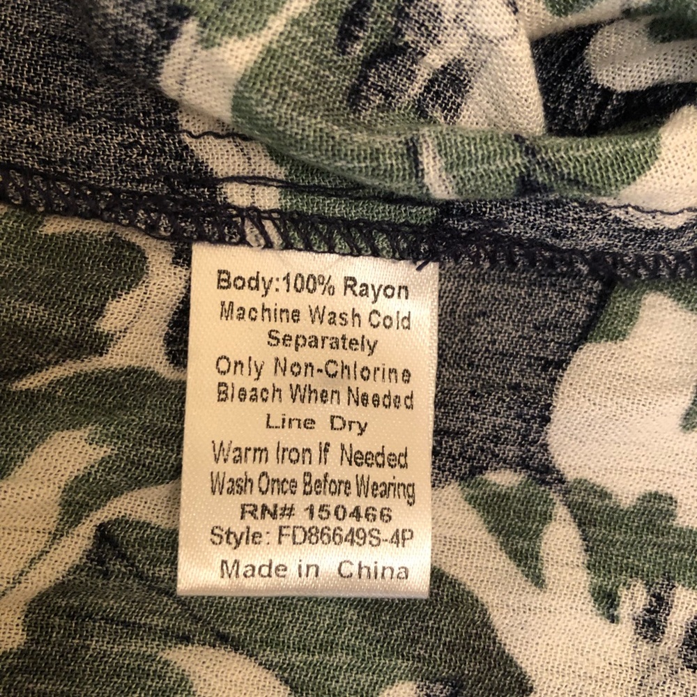 Beautiful Navy and Olive Plus Size Fun2Fun Business Blouse- NWT - Picture 5 of 6